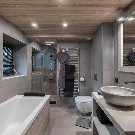 Chalet Luxueux 6 Avec Jacuzzi Et Home-cinema A Megeve, Proche Centre - Fr-1-569-93 Megeve